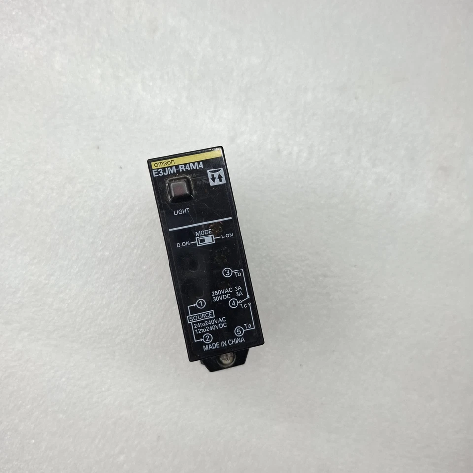 OMRON E3JM-R4M4 SENSOR E3JMR4M4